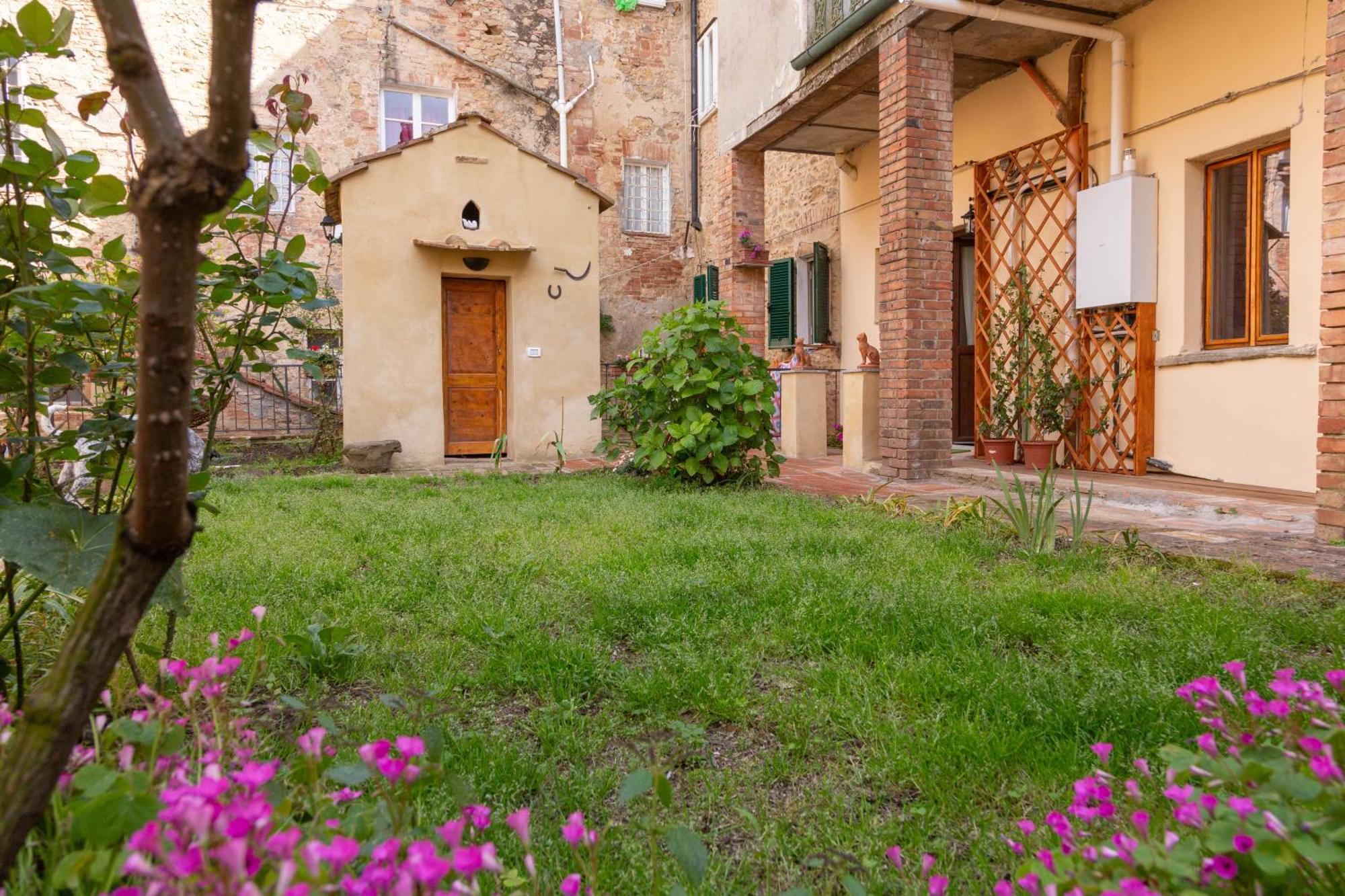 Il Cantuccio- Appartamento In Centro Con Giardino Βολτέρρα Εξωτερικό φωτογραφία